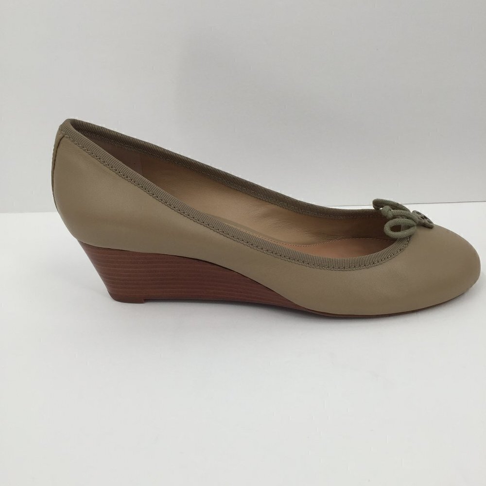 Tory Burch Chelsea Wedge Sandbox tan beige brown shoe logo leather bow new 7 - Picture 8 of 8